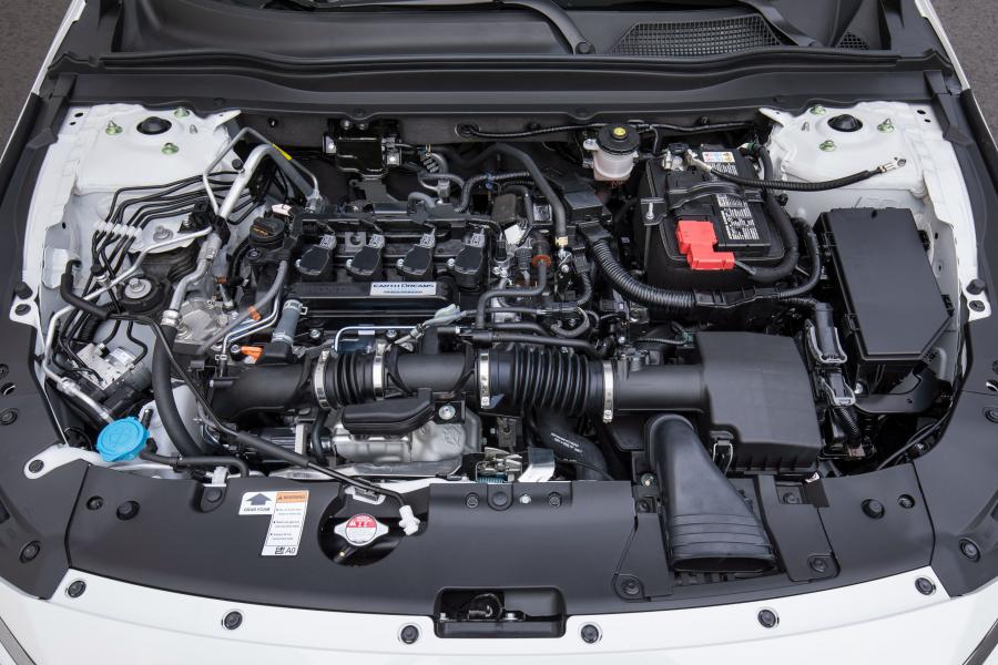 Моторный отсек Honda Accord Touring 1.5T 2017 года  (NA) (фото 27 из 33)